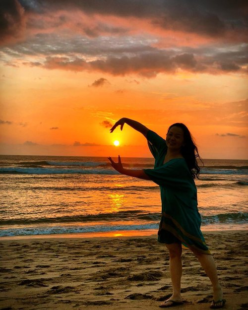 I summon you 🌞...#kuta #beach #tropical #bali #biasabali #paradiseisland #padmalegian #beautifulindonesia #indonesia #grateful #thankful #clozette #clozetteid