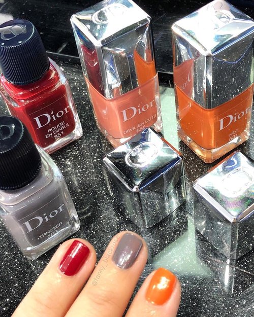 Short nail post 😜 playing with new collection from @diormakeup 
I love the quality of it. What's the difference with others? I found it drying faster than the other and staying longer on my fingers. 
Not forgetting how beautiful the colors is.
When I tried this, #trigger and #devilishcute need another layer to achieve full opaque.
Enjoying it so much.
#dior 
#diorbeauty 
#diormakeup 
#diornailpolish 
#diorvalley 
#diormy
#diormalaysia 
#nailpost 
#nailppolish 
#wakeupandmakeup 
#beautyinfluencer #luxurybeauty #makeuptalk #beautyinfluencer #beautylover #clozette #clozetteid #beautyreview