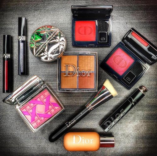 ˜”*°•.˜”*°• My DIOR day •°*”˜.•°*”˜
.
.
.
.
.
#motd #makeup #makeuppost #makeuppftheday #makeupflatlay #diorvalley #dior #diorbeauty #diormakeup #diorindonesia #makeuplife #makeuptalk #makeuppost #makeupartist #beautygram #clozette #clozetteid #luxurybeauty #beautyblog #beautyinfluencer #blush #red #pink