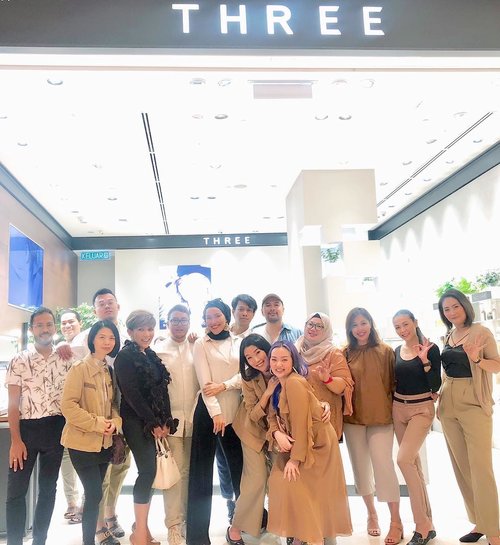 Sharing the laughter @threecosmeticsmy launching Angelic Synthetic Foundation Serum 
At #threecosmeticsmy #flagship store with experienced and well known #MUA ♥️✨
Love to know you all ♥️✨
.
.
.
#3flawlessbabe #3flawlessbase #3flawlessbabes #makeupartist #makeupartistworldwide #makeupartistkualalumpur #makeupartistkl #makeuplife #wakeupandmakeup #clozette #clozetteid #beautyinfluencer #beautygram #beautyevent #beautyblog #bblog
