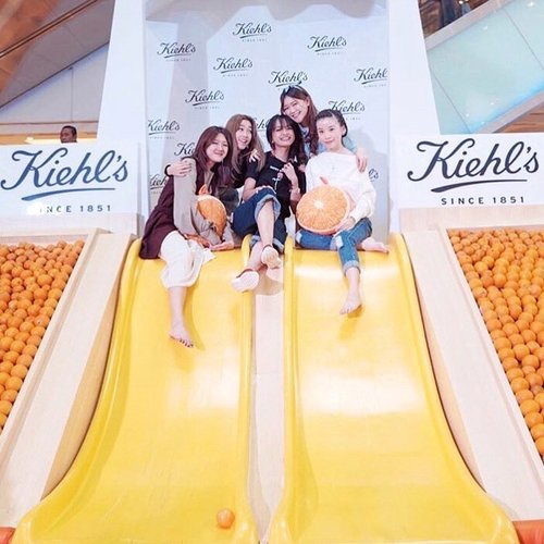 Our smiley faces when playing around at @kiehlsid #KiehlsNaturePlayground 🍊🌿 This place is bringing back our inner child side and of course so much fun! It’s open for public and don’t forget to come because tomorrow is their last day 🙆🏻‍♀️ You can get skin consultation by the expert and some free stuff + promotion. More details will be up soon on #coloredcanvasdotcom. Ps: I think I’m gonna put a visit again tomorrow, so see you there! 💚
.
.
.
.
.
.
#kiehlsid #trykiehls #beautyjournalxkiehls #sociolla #beautyjournal #sociollabloggernetwork #trybeforeyoubuy #bloggerevent #beautycommunity #makeup #skincare #beauty #jakartabeautyblogger #clozetteid #beautyinfluencer #얼짱 #일상 #데일리룩 #셀스타그램 #셀카