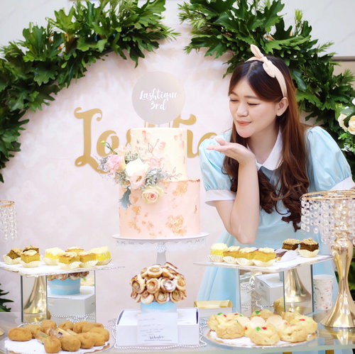 Alice tea party? No! It’s @lashtiqueid 3rd anniversary and grand launching🐰✨💗 Congratulations for your new store at Neo Soho & once again, happy birthday! 🥂........#selfpotrait #beautyenthusiast #beauty #makeup #skincare #beautytips  #beautyreview #makeuplover #skincareaddict #beautyaddict #beautyjunkie #makeupguru #makeupaddict  #bloggerevent #makeupjunkie #bestoftheday #clozetteid #beautyinfluencer  #beautycommunity #얼짱 #일상 #데일리룩 #셀스타그램 #셀카