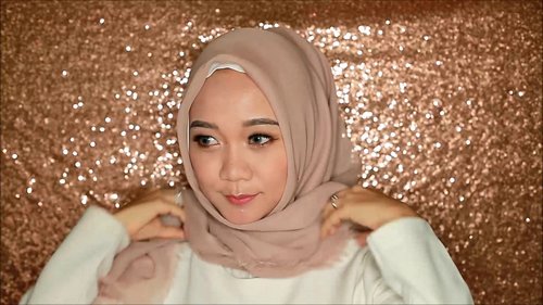  Tutorial Hijab 30 detik -  Segi Empat Rawis - Untuk Muka Bulat - By Enlivening You - YouTube ...  more