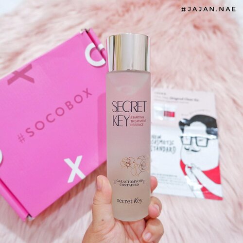 Halo cantik! Akhirnya setelah penantian seribu purnama aku berhasil terpilih mencoba Socobox yeay! Kira-kira ada produk favorit kalian ga?.Swipe aja untuk melihat langsung isinya, ada @cosrx_indonesia @secretkey_idn @kotexduniacewe .FYI Kalian bisa dapatkan produk-produk ini dan masih banyak pilihan produk beauty lainnya di @sociolla 😁 .Oh ya kalian juga bisa pakai kode voucher SBNUNI09 untuk dapatein diskon 50ribu setiap pembelian minimal 250ribu, mantul bisa ngirit kan gengs 😍 Oh ya kode voucher ini hanya bisa digunakan untuk harga normal. Selamat berbelanja!! 🎉.#Socobox #SocoID #socoboxbestof2019 #SociollaBloggerNetwork @beautyjournal ....#bloggerpekanbaru #pkubeautyblogger #reviewskincare #skinlovers #beautybloggerpekanbaru #skincarelovers #clozetteID #BloggerPerempuan #charisceleb #skincareroutine #jakartabeautyblogger #idskincarecommunity