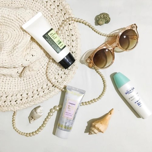 😎 No frills, no fuss. just good SUNSCREEN 😎
〰️
☀️#cosrx aloe soothing sun cream spf 50+ PA+++
☀️#skinaqua UV moisture gel for normal to oily skin spf 30 PA++
☀️ #canmake mermaid skin gel UV spf 50+ PA++++ (DC)
〰️
Did you use sunscreen today?