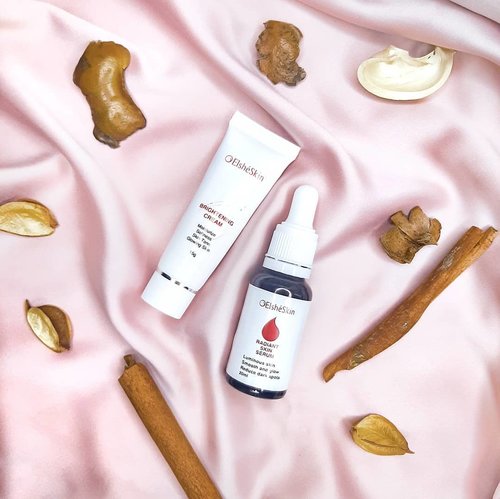 More local products🇮🇩 from @elsheskin!! Do you have concern with PIE, hyperpigmentation, dark spots and dull skin? These products** are the best combo!👍👍⁣〰️⁣𝗥𝗮𝗱𝗶𝗮𝗻𝘁 𝗦𝗸𝗶𝗻 𝗦𝗲𝗿𝘂𝗺 is for reducing the appearance of dark spot. It contains arbutin, citric acid (AHA), aminopropyl ascorbyl phosphate (vit C derivative), niacinamide.⁣⁣Arbutin is known for its ability to treat hyperpigmentation by brightening and evening out skin tone. Citric acid is categorized as an alpha-hydroxy acid (AHA), can be used to adjust the pH of formulations as well, since arbutin is stable in the pH-range of 3.5 to 6.5.⁣⁣Then there's AAP, a relatively new derivative of Vitamin C, It’s particularly lauded for reducing melanin production, powerful antioxidant with many anti-aging benefits.⁣⁣While 𝗕𝗿𝗶𝗴𝗵𝘁𝗲𝗻𝗶𝗻𝗴 𝗖𝗿𝗲𝗮𝗺 is a gel-type moisturizer, it contains niacinamide, arbutin, SAP (vit C derivative), vitamin E and centella asitica extract. It is recommended to use after Radiant  Skin Serum. This products combination helps to effectively brighten pigmentation and even out skin tone.⁣〰️⁣𝗥𝗮𝗱𝗶𝗮𝗻𝘁 𝗦𝗸𝗶𝗻 𝗦𝗲𝗿𝘂𝗺 has clear watery texture, very lightweight compares to their Vitamin C Serum. It has spoiled orange juice smell😷🍊 but I get used to it, I mean there are products with worse scent😂⁣⁣It caused stinging sensation, I think it's because of citric acid on the 5th ingredients, which is quite high. I once used it right after cleansing, the stinging sensation won't go away, so I try to use it after toner or essence. ⁣⁣If you have particularly sensitive skin, you can buffer this serum application with a layer of humectant-rich toners, it helps to tone down the stinging sensation.⁣⁣It absorbs fast, kinda hydrating but not too much, comfortable to use in the morning, doesn't leave sticky finish. I don't experience purging at all.⁣〰️⁣𝗕𝗿𝗶𝗴𝗵𝘁𝗲𝗻𝗶𝗻𝗴 𝗖𝗿𝗲𝗮𝗺 has gel cream texture, a bit emollient but still lightweight. There's cooling sensation when smooth over skin. Leaves a dewy finish but absorbs fast without stickiness. It has mild refreshing scent, a hint of alcohol scent. ⁣⁣⬇️Continue in comment⬇️⬇️BAHASA INDONESIA⬇️