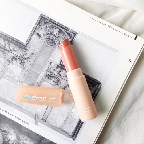 𝑳𝒐𝒗𝒆 𝒕𝒉𝒊𝒔 𝒍𝒊𝒑𝒔𝒕𝒊𝒄𝒌.The color looks good for my skin tone.Rich moisture cause it contains 40% Jeju oxygen water to prevent lips from drying out. Pigmented, soft finish and I feel it gives MLBB.I wasn't really active here. Hope you are doing great all! 💖