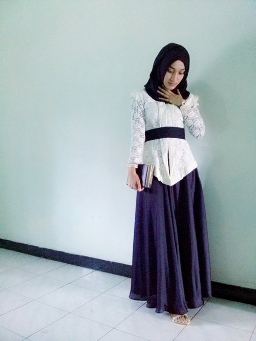 Chic black n white in Traditional kebaya ft. Flare skirt #indonesianheritage #blacknwhite #AcerLiquidJade