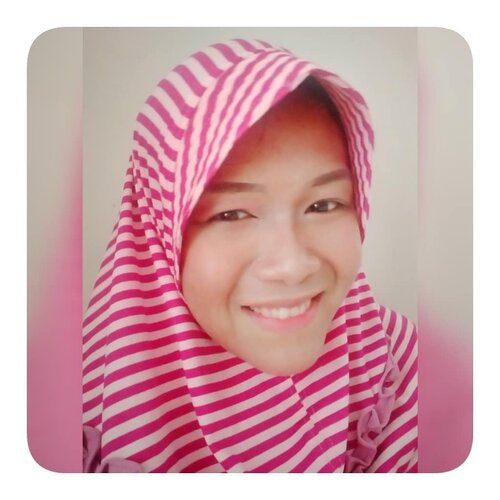 MY PRETTY CASUAL IN PINK..🌺Warna pink memang gak pernah buat mati gaya. Cocok untuk musim apa saja, termasuk look make up for #summer di Indonesia. I love PINK so much.....@socia.ety..#sociaetypalembang#SociaetyKLY#Summerlook#pinkmakeup#softpinkmakeup#simplemakeup#lovepink#summercasual #summermakeup #makeup#makeuplook#naturalmakeup#makeup#clozetteid