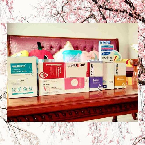 🌺KENALAN SAMA PRODUK PERAWATAN WANITA NO. 1 DI AMAZON🌺
.
.
🌸@molzania mendapatkan kesempatan untuk nyobain produknya @wettrust_official.
🌸WETTRUST brand perawatan area kewanitaan dari Korea memberi @molzania tiga produk terbarunya.
🌸Pertama, WETTRUST MEDICAL DEVICE yang berfungsi sebagai pelembab. Aplikatornya berbentuk injeksi yang ergonomis sehingga  cocok untuk tubuh wanita. 
🌸Kedua, WETTRUST MESSAGE GEL pelembab yang berbentuk gel sehingga cukup dioleskan saja. Mengandung ekstrak daun pegagan, teh hijau, dan daun soapwort.
🌸Ketiga, WETTRUST FEMININE CLEANSING WIPES tisu basah berbahan katun yang praktis dan higienis cocok untuk kulit sensitif. Mengandung tea tree oil dan probiotik.
🌸Ketiga produk ini berfungsi untuk mencegah penyakit vaginistis dan mengurangi bau yang berlebihan pada organ intim kita. 🥰🥰🥰
.
.
#inclear
#wettrust
#femininecare
#intimatecare
#womanhealth
#perawatanfeminine 
#perawatanintim
#kesehatannwanita
#bloggerperempuan
#BloggerLife 
#health
#clozetteid
#femaledaily