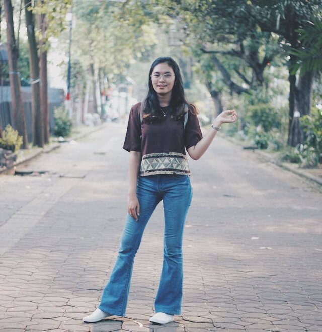 Jadi lagi suka aja pakai celana ini kemana-mana😂 .
.
.
.
.
.
.
.
.
#clozetteid #fashion #blogger #fashionblogger #starclozetter #vscocam #yogyakarta #explorejogja #ootd #ootdyk @ootdyk #lookbookindonesia #whatiwear #ggrepstyle #cgstreetstyle #looksmagazine #ootdindo #fashionbloggerjogja #lookbook #ootdmagazine #ggrepfashion #deniathlylooks #whatwelikeco