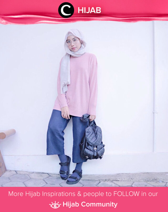 When socks meet the sandals. Simak inspirasi gaya Hijab dari para Clozetters hari ini di Hijab Community. Image shared by Clozette Ambassador: @ladyulia. Yuk, share juga gaya hijab andalan kamu