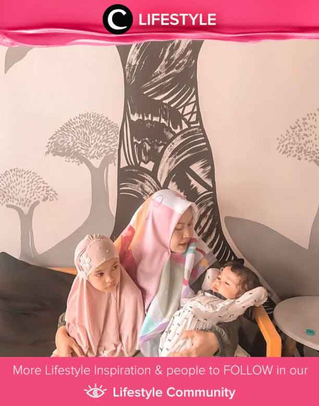Menurut Clozetter @5andranova, setiap ibu memiliki kemampuan masing-masing untuk mengurus anak. Jadi, tak perlu saling menilai pola mana yang baik, dan pola mana yang buruk. Yang penting jika kelelahan, sempatkanlah istirahat dan minta bantuan suami. Simak Lifestyle Updates ala clozetters lainnya hari ini di Lifestyle Community. Yuk, share juga momen favoritmu.