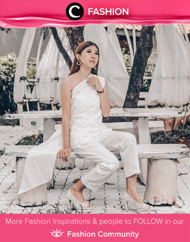 White on white! Clozetter @chikaliu nailed the look! Simak Fashion Update ala clozetters lainnya hari ini di Fashion Community. Yuk, share outfit favorit kamu bersama Clozette.