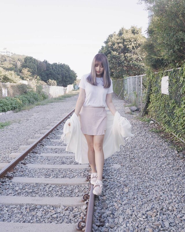 Walk by faith and not by sight 👀
.
.
#NatashaJS #NatashaJSOOTD #NatashaJSinKorea #NatashaJShairupdates #VioletBrush #clozetteid