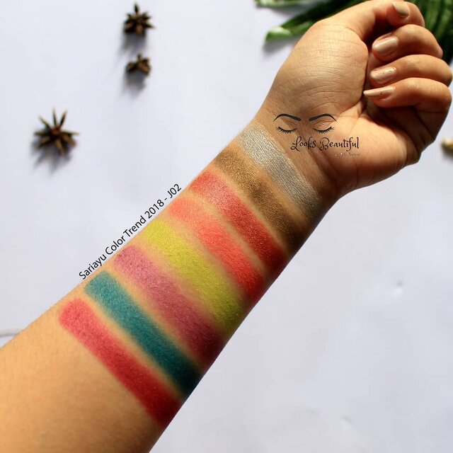 Kalo liat warna2 yang begini jadi penasaran kannnhttp://www.arifanuryani.com/2018/07/review-swatch-sariayu-color-trend-2018.html#clozetteid #Beautiesquad #BeautiesquadReview #beautyploration #SariayuColorTrend2018 #RollYourNatural #beautiesquadxsariayu #setterspace