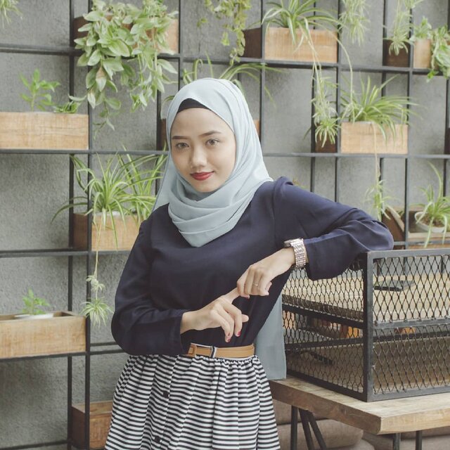 My fav pashmina @makehijab.id ๐๐๐ #ClozetteID #JogjaBloggirls #ootd #hijab #hijabfashion #hijabstyle #hijaboftheday #hijaber #blogger #bloggerjogja #beautybloggerbogja #makehijabid