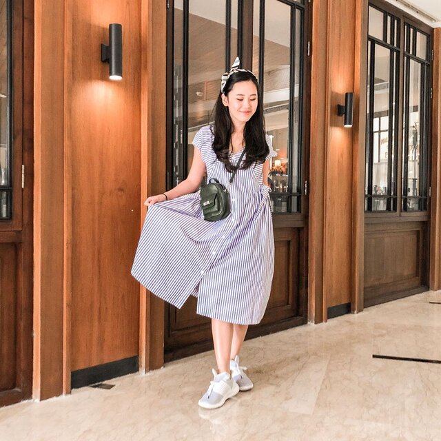 You can’t turn a rainy day to a sunny day, but you can decide it’s going to be a good day after all.
#clozetteid #ootd #ootdindo #nursinglife #mamadaily #ootdmommy