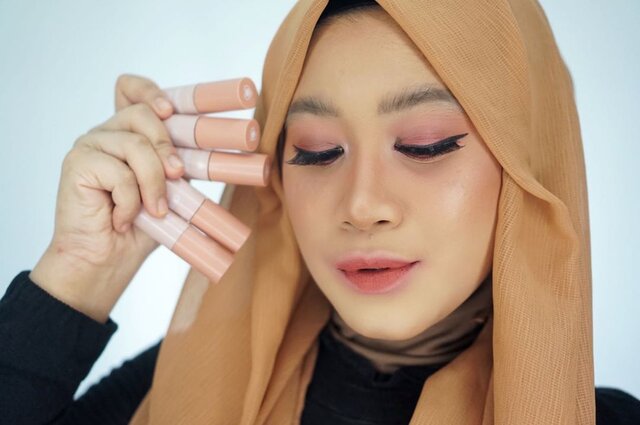 Hi manteman.. Ada review @eminacosmetics creamy tint di YouTube channel aku (Youtube: Hai Ariani). Klik linknya di bio aku yah 😆😍 #clozetteid #eminacreamytint #emina
