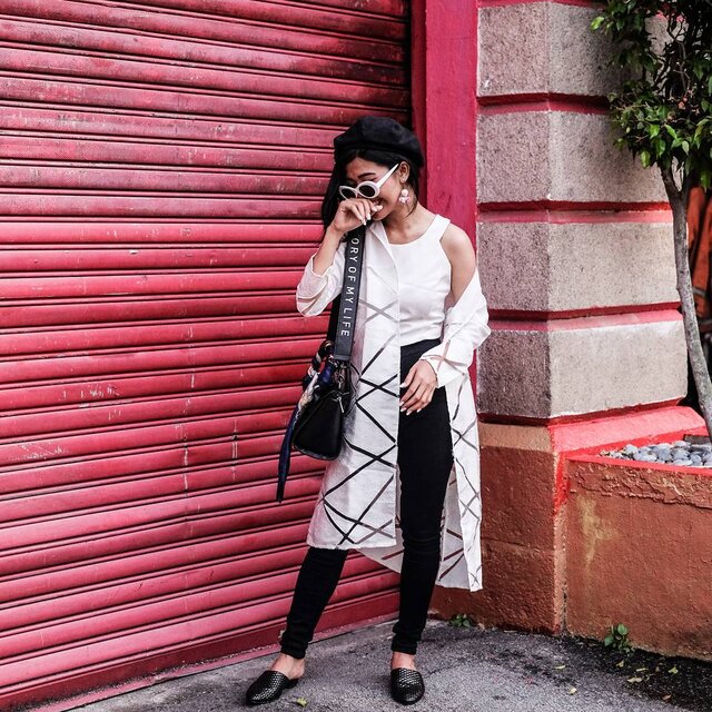 For those who are lost, there will always be cities that feel like home.
White outer from @alleria_id . . . . 📷 Bae @tiffanykongadian