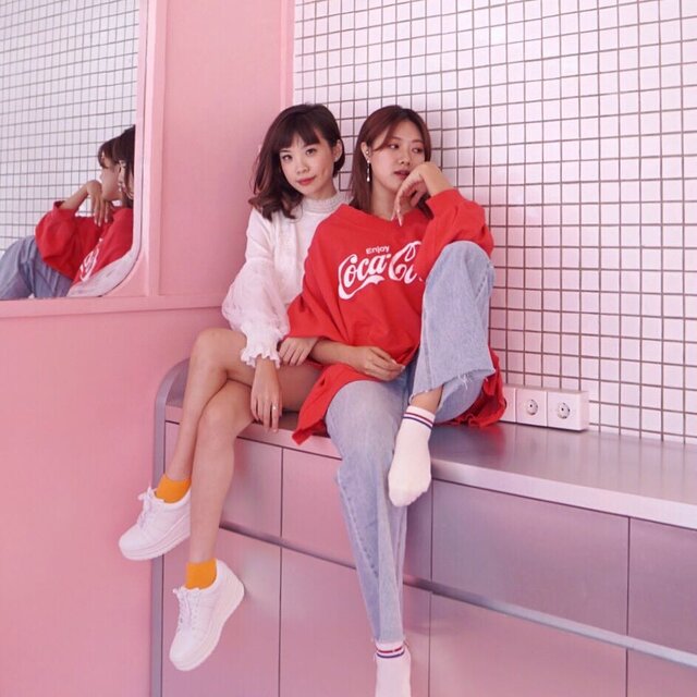 "It's the friends we meet along the road that help us appreciate the journey." .
.
.
.
.
.
.
.
.
.
.
. .
#셀스타그램 #팔로우 #오오티디 #패션 #데일리 #일상 #데일리 #whatiwore #tampilcantik #style #lookbook #ootd #ootdmagazine #ggrep #exploretocreate #stylehaulfam #collabwithstevie #clozetteid #lookbookindonesia