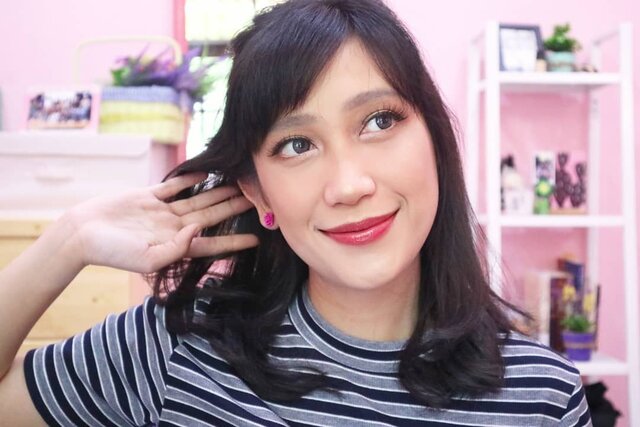 Liburan hampir berakhir. Ga sabar balik buat kerja lagi. Biar saldo tabungan keisi lagi 😂😂 Tap tap for details ✌#Beautiesquad #BeautiesquadReview #beautyploration #SariayuColorTrend2018 #RollYourNatural #BeautiesquadxSariayu #shinebabyshine #weheartit #beautybloggerindonesia #bloggerindonesia #clozetteid @jakartabeautyblogger #JakartaBeautyBlogger @beautiesquad #tampilcantik #beautynesiamember #beautychannelID #fdbeauty #beautyinfluencerjakarta #indobeautysquad @zonamakeup.id #zonamakeupid #editorialmakeup #indonesiafemaleblogger #kbbvfeatured #beautygoersid
