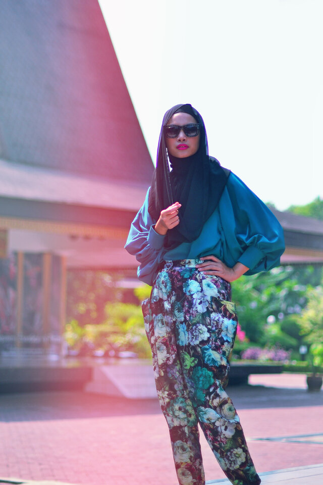 Baggy and Puffy Look, inspired by the 80's. #VintageLook, #IndosatSnap