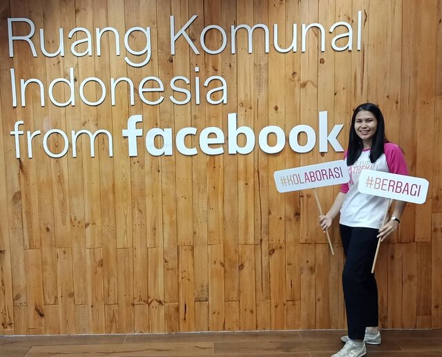 Kolaborasi. Berbagi
.
@facebook telah bekerja sama dengan berbagai organisasi dan komunitas di Indonesia sehingga merasa perlu menyediakan ruang untuk mendukung aktivitas para pegiat komunitas. Sarana ini tersedia gratis dan komunitas hanya perlu mendaftar via situs yang disediakan
..
📷 @rismeeh #instagramgirlfriend
...
#ClozetteID
#worktakesmeplaces
#facebook
#facebookIndonesia
#selfie
#ShamelessSelfie
#instagood
#ruangkomunal
#blessed
#storyportrait
#lyfe