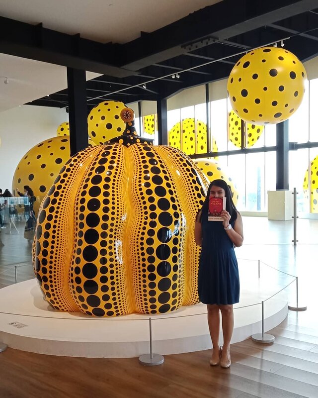 Merasa beruntung karena pernah ke pamerannya Yayoi Kusama di Jakarta 😊
.
Hayok Andra! Ku tak sabar ingin temu dan dengar ceritanyaaaa 😁
..
...
#ClozetteID
#throwback
#kusamajakarta
#kusamayayoi
#yayoikusama
#art
#instaart
#instaartist
#polkadots
#storyportrait