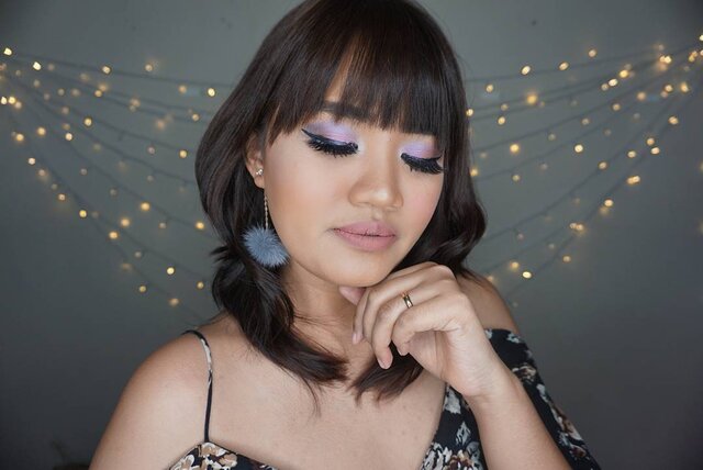 Tommorow i will upload this romantic look at my YT Channel!
Make sure you subscribe to my channel for the update 😘😘
Product that i used :
Eyebrow : @lagirlindonesia Shady Slim Medium Brown and Inspiring Brow Kit Dark
Eyeshadow : @lagirlindonesia Inspiring Eyeshadow Palette Get Glam n Get Going
Lashes : @fah_lashes CYCAS
Eyeliner : @wardahbeauty gel liner
Foundation : @lagirlindonesia pro coverage foundation Warm Beige
Blush On : @essence_cosmetics Mozaik Blush
Highlighter : @thebalmid manizer Sisters
Lipcream : @zoyacosmetics Mocha Mousse
Powder : @ultima_id translucent powder
.
.
#atomcarbonblogger #kbbvmember
#sociollablogger #FDBeauty #love #beautyblogger #bblogger #bbloggerid #makeup #makeupaddict #makeupartist #makeupgeek #makeuptutorial #clozetteid #clozettedaily #eotd #makeupjunkie #makeuplover #makeuptutorial #ibv #indobeautyvlogger #lotd #lipoftheday #lotd #fotd #faceoftheday #indonesianbeautyblogger